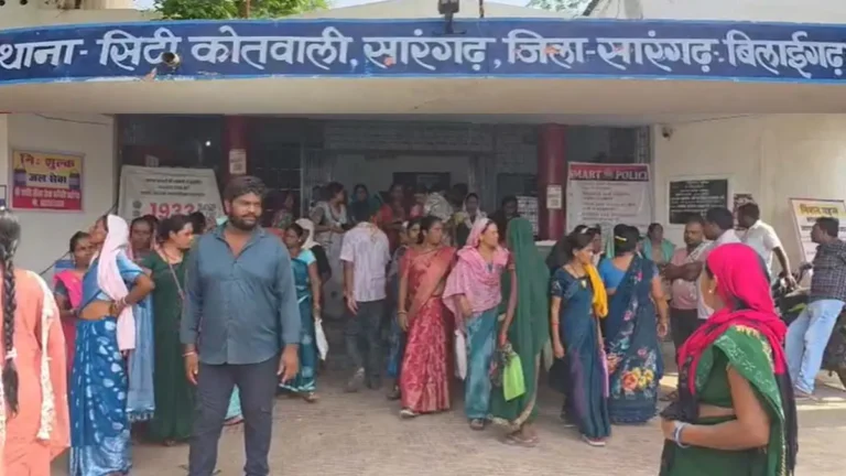 ‘नारी रक्षा सम्मान निधि’ के नाम पर करोड़ों की कथित ठगी, सैकड़ों महिलाओं ने पुलिस से लगाई न्याय की गुहार